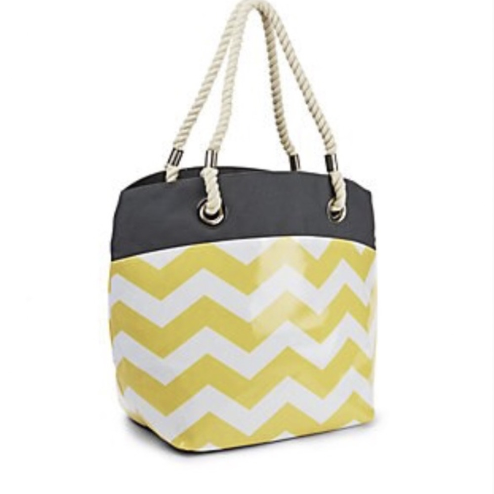 Fit & Fresh Insulated Charleston Tote Yellow Chevron Print NEW WITH TAGS